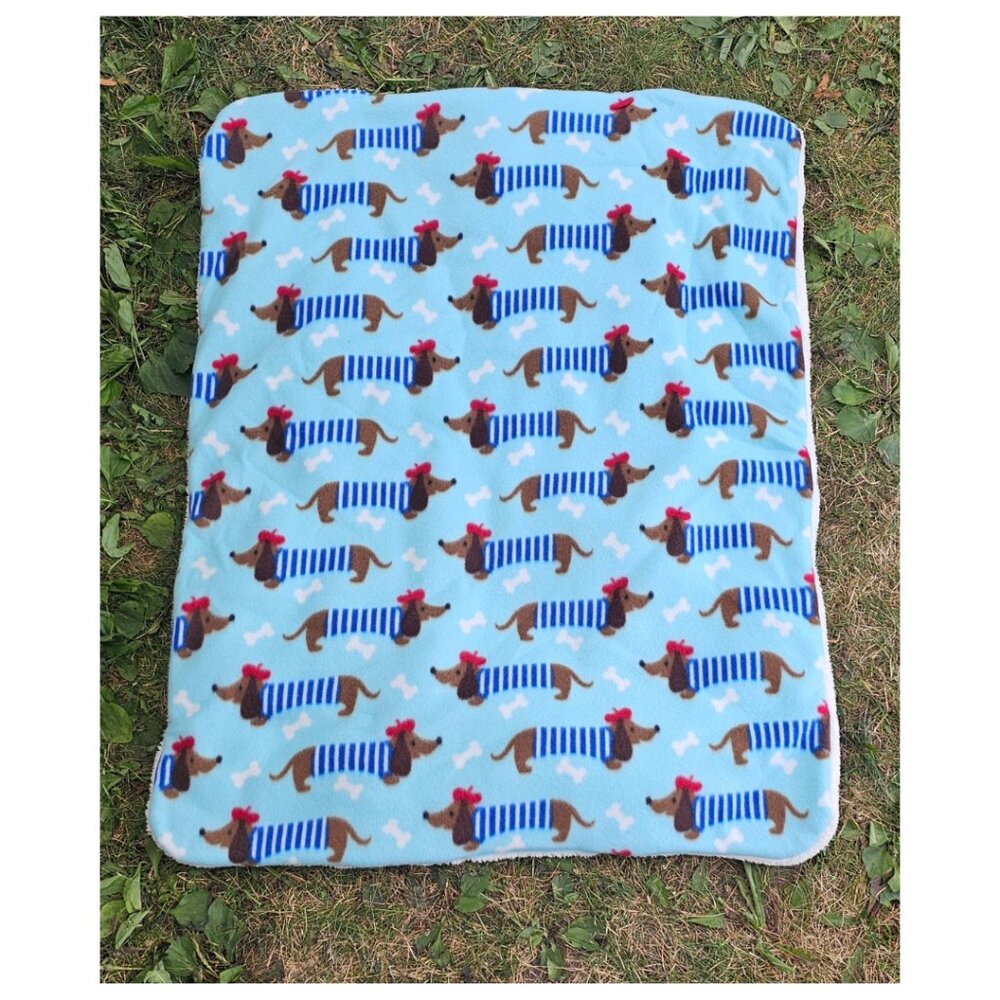 NEW! Dachshund Dogs Blue Pet Mat - XL - 3 Layers, Fleece Sherpa | Dog Cat Baby